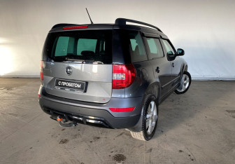Подержанный автомобиль Skoda Yeti 2015 года (6 фото)