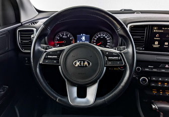 Подержанный автомобиль Kia Sportage 2021 года (21 фото)