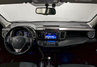 Подержанный автомобиль Toyota RAV4 2019 года (22 фото)