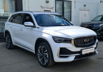 Подержанный автомобиль Geely Monjaro 2024 года (3 фото)