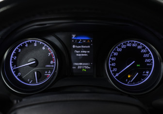 Подержанный автомобиль Toyota Camry Sedan 2018 года (11 фото)