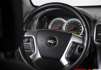 Подержанный автомобиль Chevrolet Captiva 2008 года (13 фото)