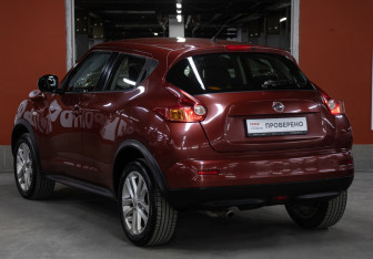 Подержанный автомобиль Nissan Juke 2014 года (7 фото)