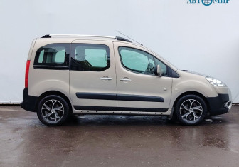 Подержанный автомобиль Peugeot Partner 2011 года (4 фото)