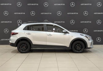 Подержанный автомобиль Kia Rio Hatchback 2021 года (4 фото)