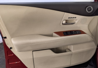Подержанный автомобиль Lexus RX 2011 года (19 фото)