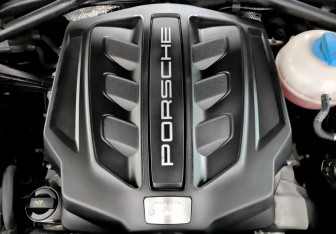 Подержанный автомобиль Porsche Macan 2015 года (9 фото)