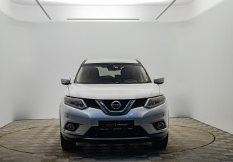 Подержанный автомобиль Nissan X-Trail 2017 года (2 фото)