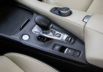 Подержанный автомобиль Infiniti QX50 2018 года (22 фото)