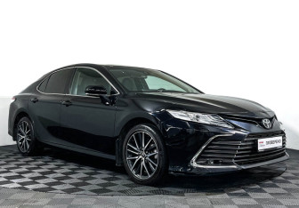 Подержанный автомобиль Toyota Camry Sedan 2021 года (3 фото)
