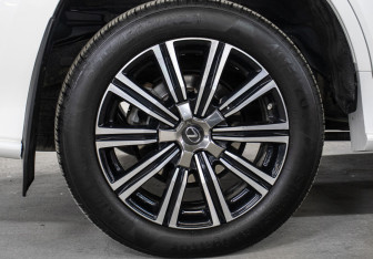 Подержанный автомобиль Lexus LX 2019 года (27 фото)