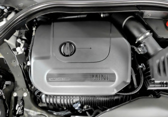 Подержанный автомобиль MINI Clubman Wagon 2022 года (9 фото)