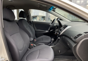 Подержанный автомобиль Hyundai Solaris Sedan 2015 года (20 фото)
