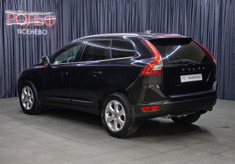 Подержанный автомобиль Volvo XC60 2011 года (7 фото)