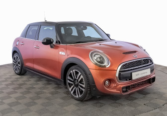 Подержанный автомобиль MINI Hatch 2020 года (3 фото)