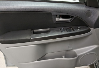 Подержанный автомобиль Suzuki SX4 Hatchback 2012 года (11 фото)