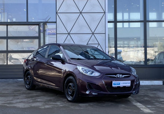Подержанный автомобиль Hyundai Solaris Sedan 2013 года (3 фото)