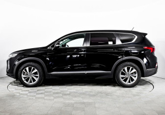 Подержанный автомобиль Hyundai Santa Fe 2019 года (3 фото)