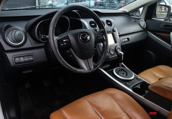 Подержанный автомобиль Mazda CX-7 2011 года (10 фото)