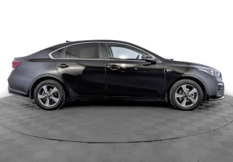 Подержанный автомобиль Kia Cerato Sedan 2021 года (4 фото)