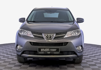 Подержанный автомобиль Toyota RAV4 2014 года (2 фото)