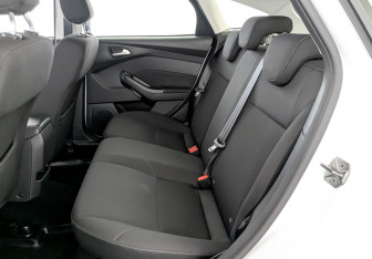 Подержанный автомобиль Ford Focus Hatchback 2018 года (12 фото)