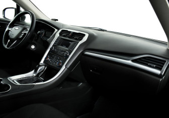 Подержанный автомобиль Ford Mondeo Sedan 2018 года (7 фото)