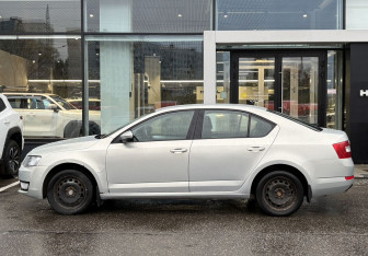 Подержанный автомобиль Skoda Octavia Wagon 2014 года (8 фото)