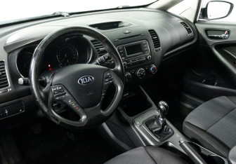 Подержанный автомобиль Kia Cerato Sedan 2015 года (7 фото)
