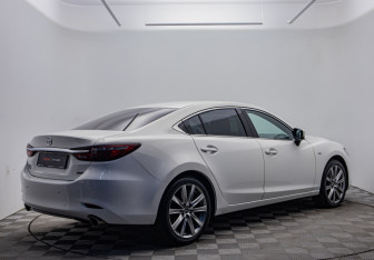 Подержанный автомобиль Mazda 6 Sedan 2022 года (5 фото)