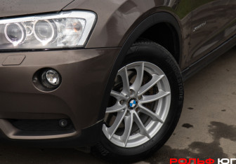 Подержанный автомобиль BMW X3 2012 года (17 фото)