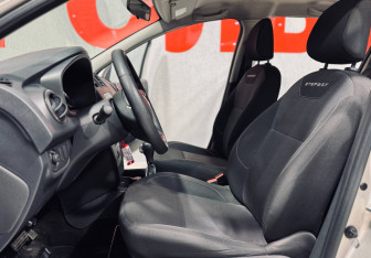 Подержанный автомобиль Renault Sandero 2020 года (9 фото)