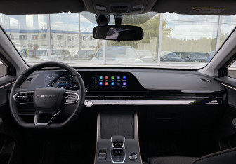 Подержанный автомобиль Omoda C5 2024 года (11 фото)