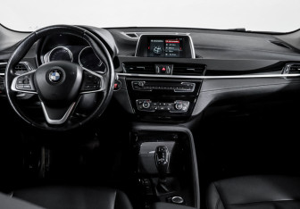 Подержанный автомобиль BMW X2 2019 года (12 фото)