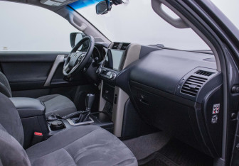 Подержанный автомобиль Toyota Land Cruiser Prado 2013 года (14 фото)