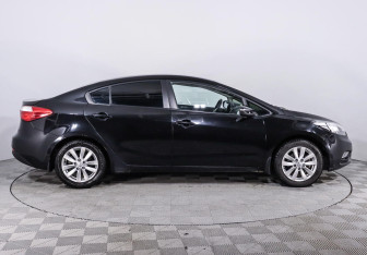 Подержанный автомобиль Kia Cerato Sedan 2013 года (4 фото)