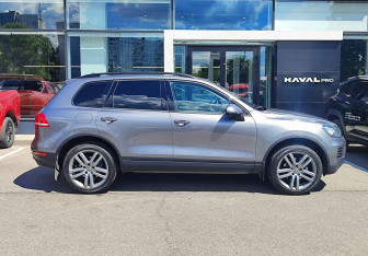 Подержанный автомобиль Volkswagen Touareg 2014 года (4 фото)