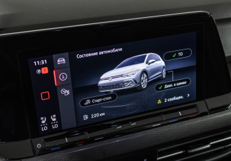 Подержанный автомобиль Volkswagen Golf GTI Hatchback 2021 года (15 фото)