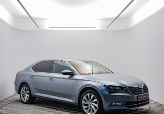 Подержанный автомобиль Skoda Superb Liftback 2019 года (3 фото)