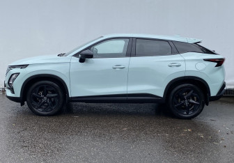 Подержанный автомобиль Omoda C5 2023 года (8 фото)