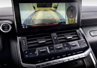 Подержанный автомобиль Toyota Land Cruiser Suv 2021 года (27 фото)