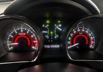 Подержанный автомобиль Toyota Highlander 2011 года (13 фото)