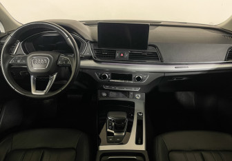 Подержанный автомобиль Audi Q5 2021 года (12 фото)