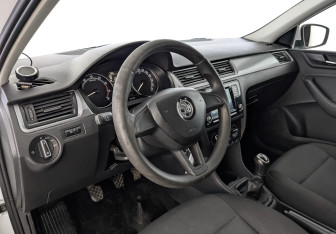 Подержанный автомобиль Skoda Rapid Liftback 2019 года (15 фото)