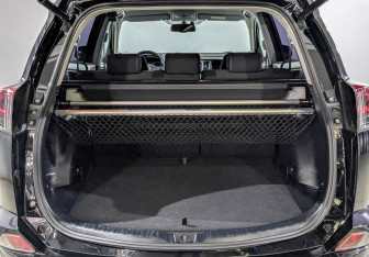 Подержанный автомобиль Toyota RAV4 2018 года (10 фото)