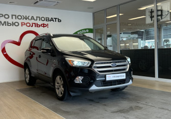 Подержанный автомобиль Ford Kuga 2017 года (3 фото)