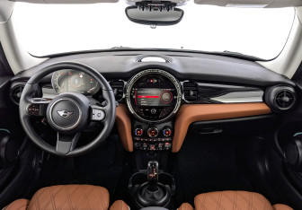 Подержанный автомобиль MINI Hatch 2022 года (14 фото)