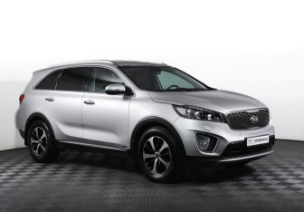 Подержанный автомобиль Kia Sorento 2016 года (3 фото)