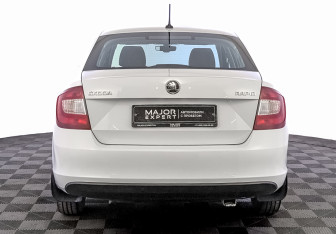 Подержанный автомобиль Skoda Rapid Liftback 2019 года (6 фото)