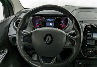 Подержанный автомобиль Renault Kaptur 2018 года (24 фото)